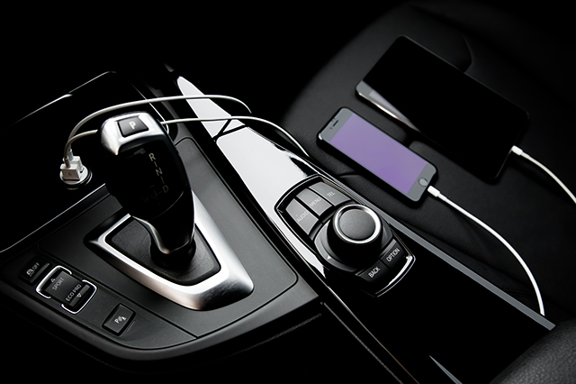 car technology, gadgets connected to usb ports