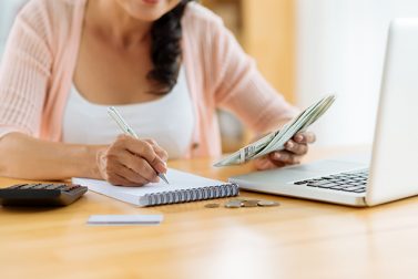 How to Set Up a Budget and Stick to Your Savings Plan