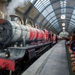 platform train at harry potter world - harry potter secrets