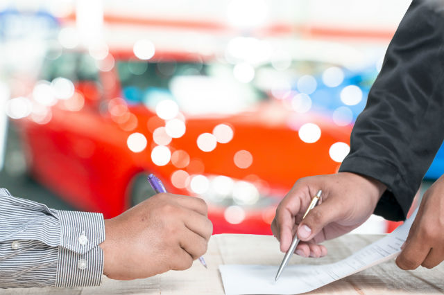 pros and cons of refinancing a car