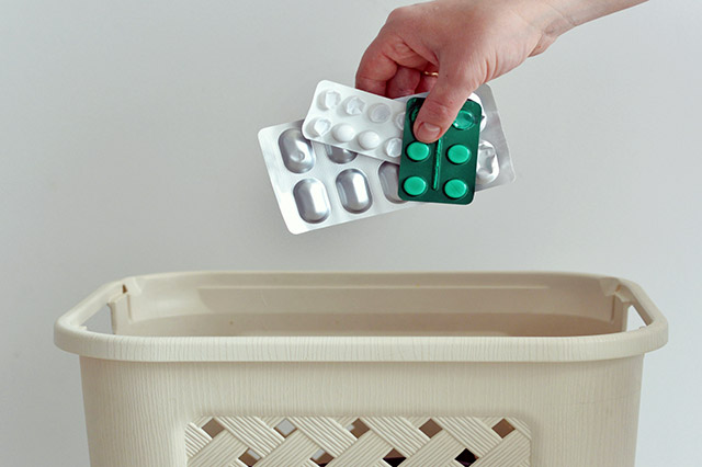 How To Properly Dispose Of Expired Medications - Your AAA Network