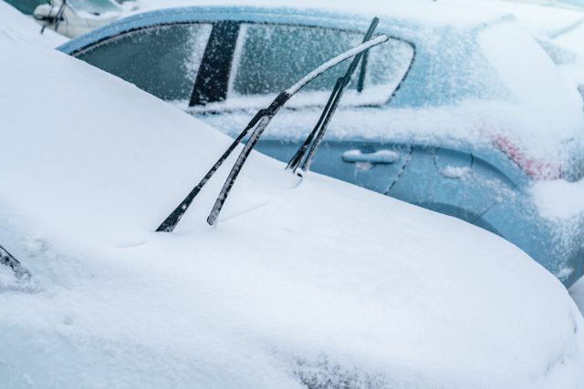 windshield wipers in snow