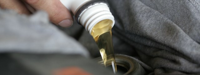 synthetic_vs_conventional_oil