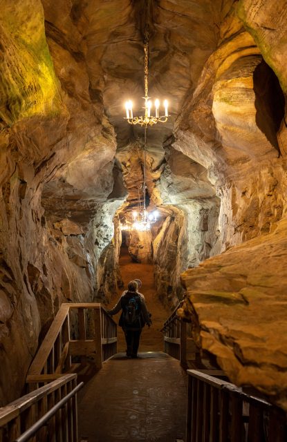 cave tour - lauuren caverns