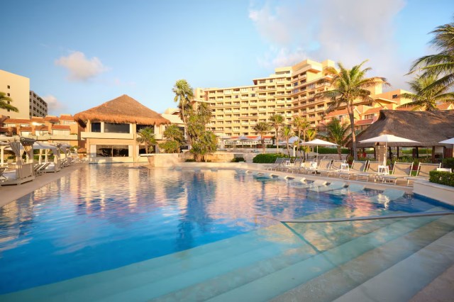 Wyndham Grand Cancun All Inclusive Resort & Villas